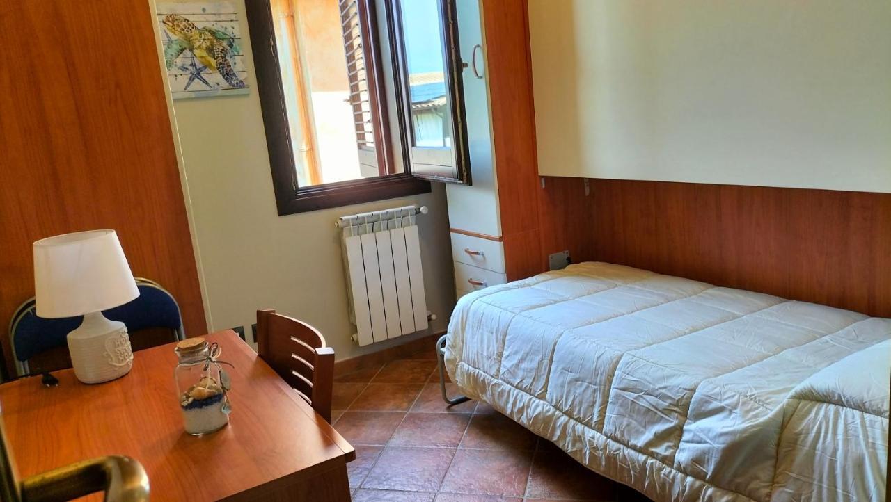 Home La Palmetta Campofelice Di Roccella Esterno foto